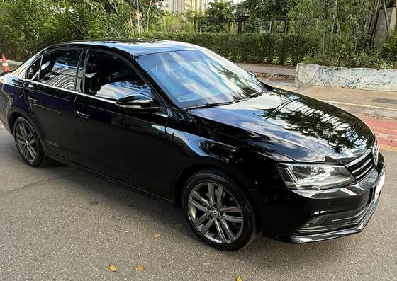 VOLKSWAGEN JETTA 2.0 TSI HIGHLINE 211CV GASOLINA 4P TIPTRONIC VOLKSWAGEN JETTA 2.0 TSI HIGHLINE 211CV GASOLINA 4P TIPTRONIC